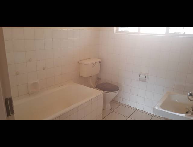 3 BEDROOM HOUSE TO LET IN PROTEA PARK